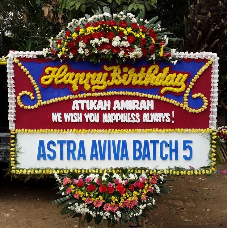 Papan bunga ulang tahun dan wisuda